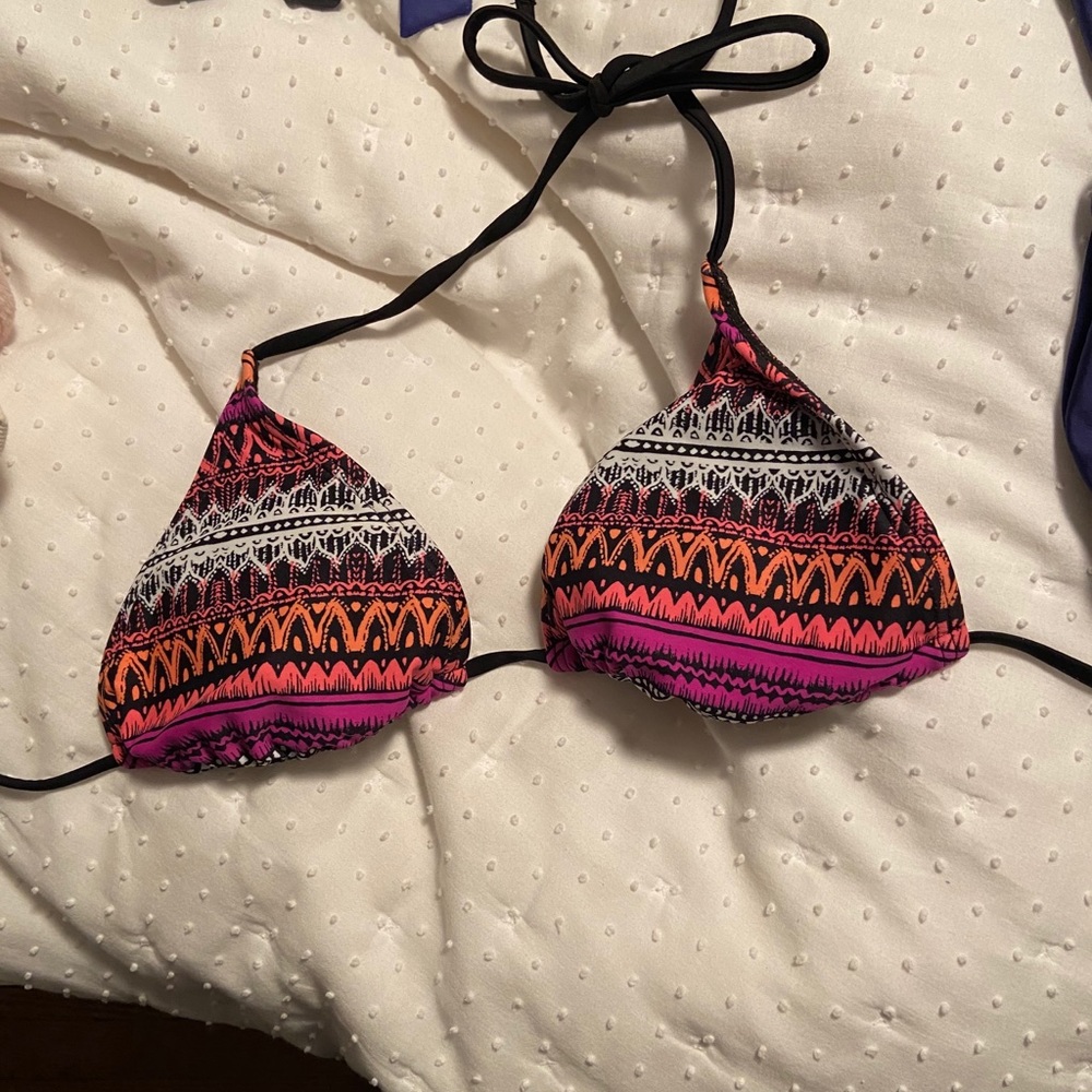 Patterned Triangle Top